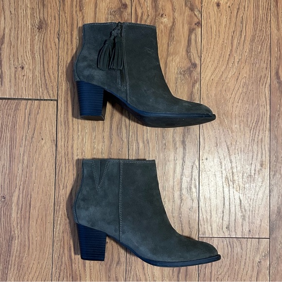 Vionic Madeline Olive Green Suede Weather Resistant Ankle Boots Booties | Sz 8 - Picture 3 of 15